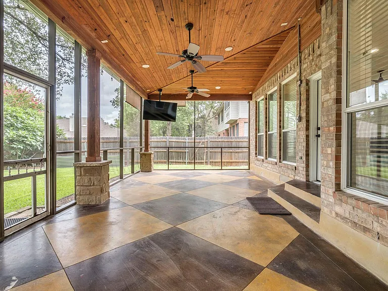 6318 Zadock Woods Dr — Photo 37