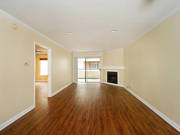 2nd image of 5525 Canoga Ave APT 108