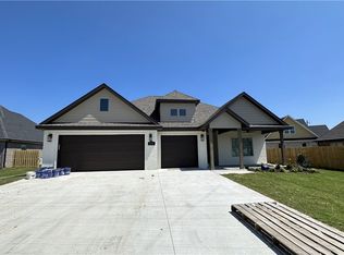 872 Pergola Ave, Tontitown, AR 72762