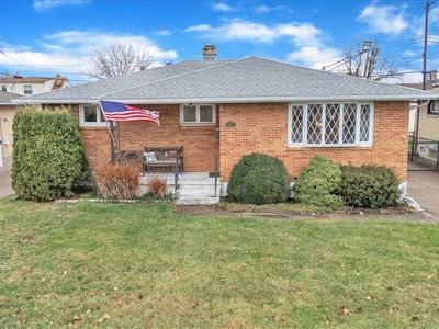 204 Diane Dr, Cheektowaga, NY, 14225
