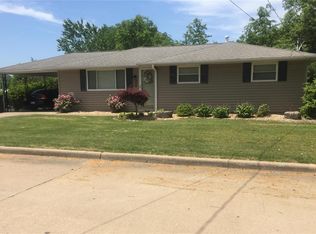 104 Hilltop Ln, Perryville, MO 63775