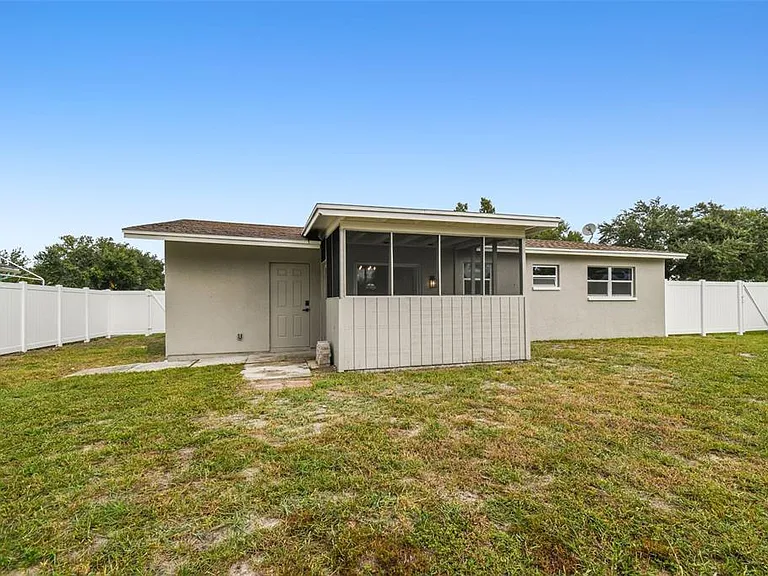 6408 Yosemite Dr — Photo 16