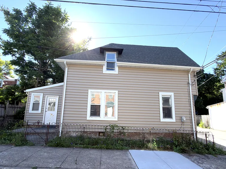 120 N Evans St — Photo 5