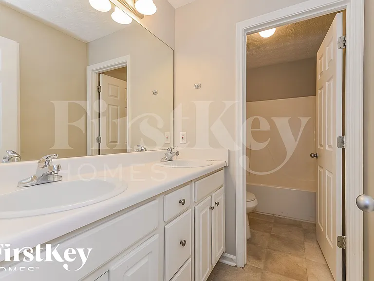 54 Windcrest Dr — Photo 17