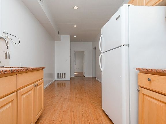 4th image of 30 Driggs Ave #5S