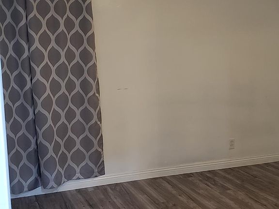 4th image of 11521 Mines Blvd