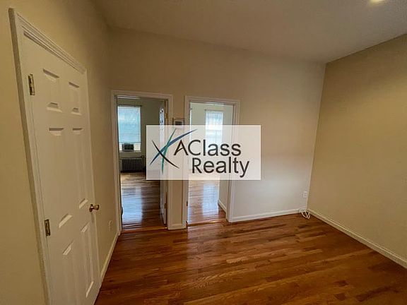 5th image of 32-29 Steinway St #2R
