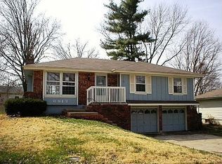 6913 NW 79th St, Kansas City, MO 64152