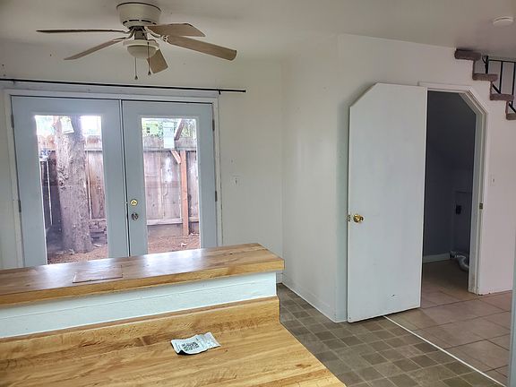 5th image of 1901 Driftwood Dr APT 4