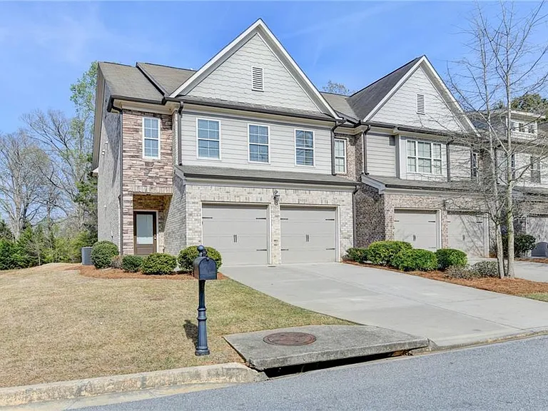 5535 Lightheart Ct — Photo 3