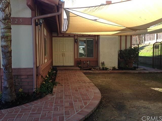 1st image of 225 Oakwell Dr