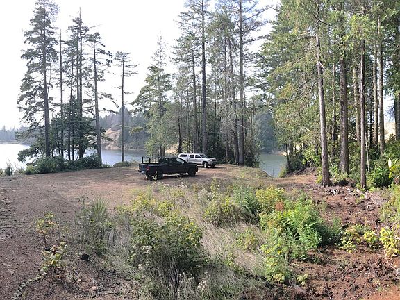 3rd image of 70298 Hwy 101
