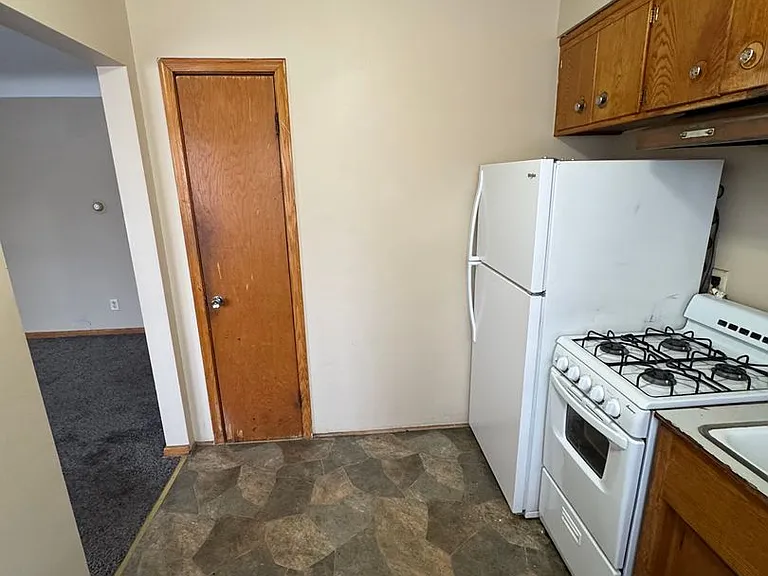 616 Ivy Ave E — Photo 5