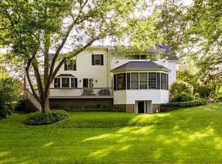 827 N 1st St, Geneva, IL 60134