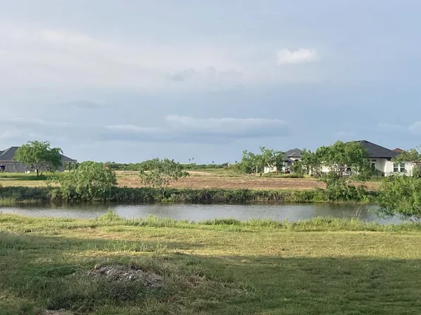 82 Golf House Rd, Pt Isabel, TX 78578