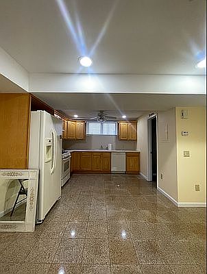2nd image of 287 Vineland Ave #2