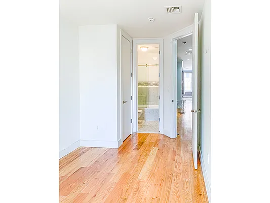 Rented by MySpaceNYC | media 12