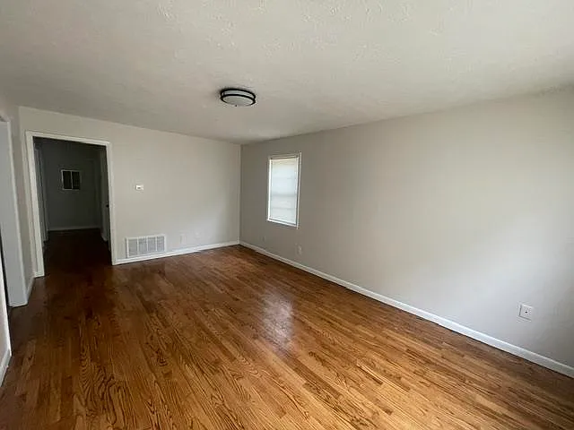 3547 Randolph St — Photo 4