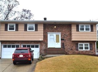 33 Fanning St, Fords, NJ 08863