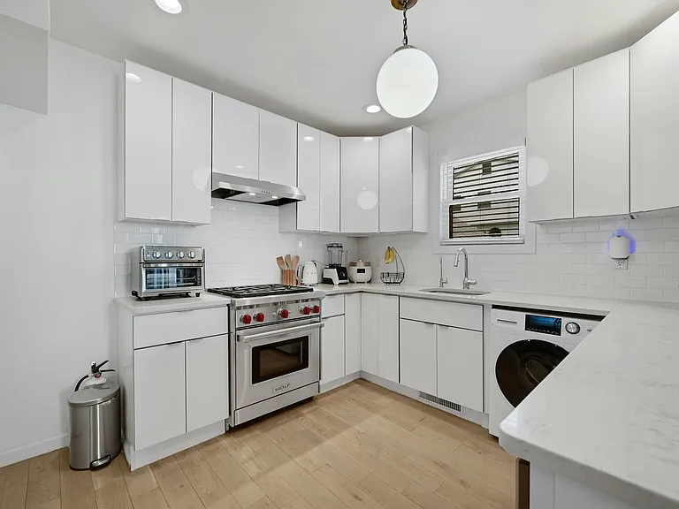 318 Beechwood Pl — Photo 3