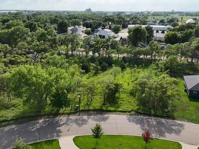S Circle Dr, Huron, SD, 57350