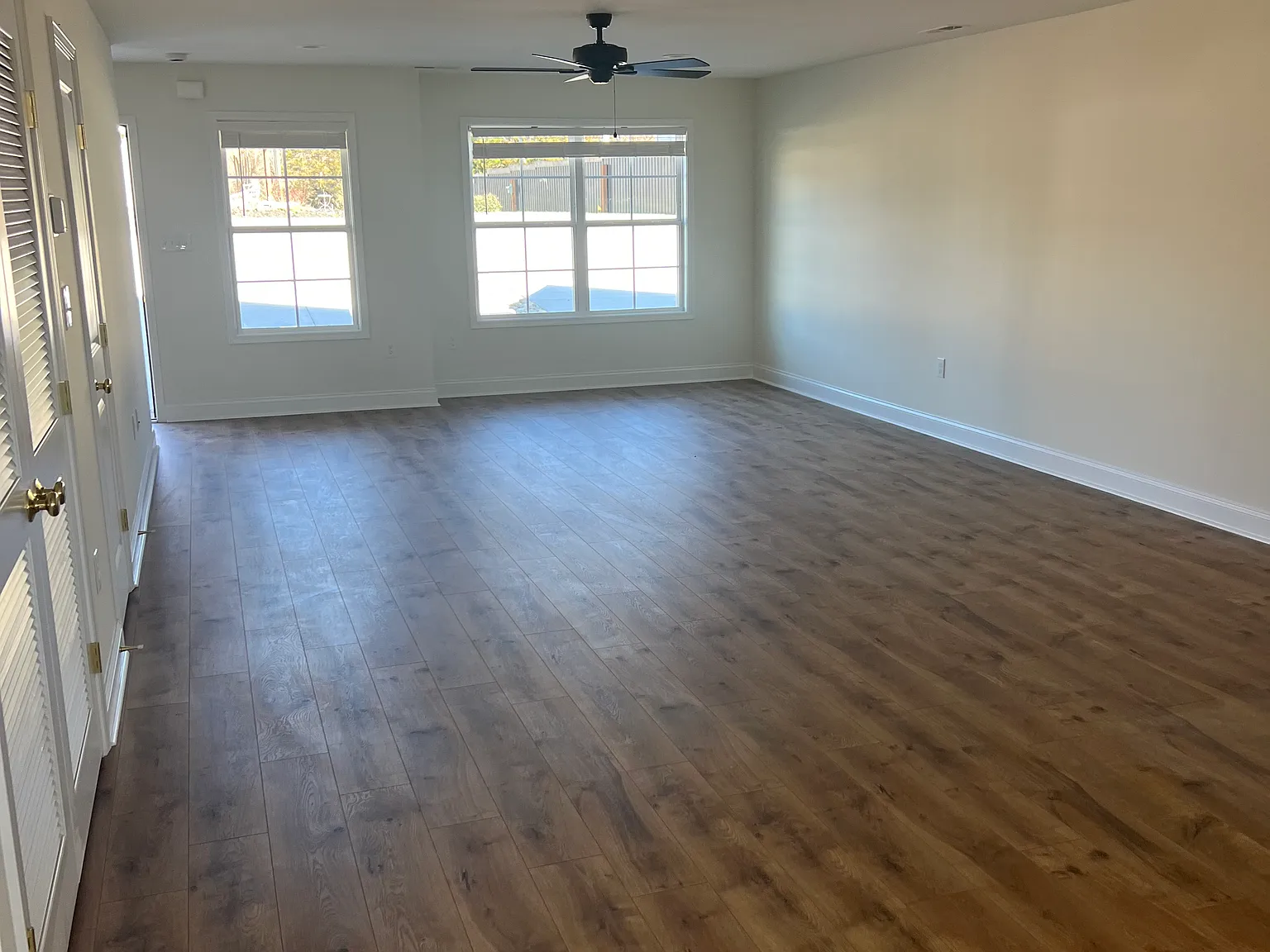 3 bed, 2.5 bath, 1394 sqft, $1,795 — Photo 3