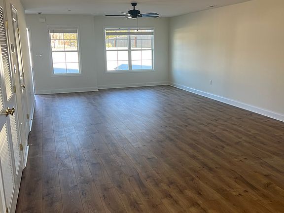 3rd image of 275 Circle Dr NE #A
