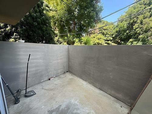 4th image of 3715 Vineland Ave #1