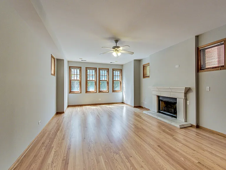 2042 W Pierce Ave #3 — Photo 3