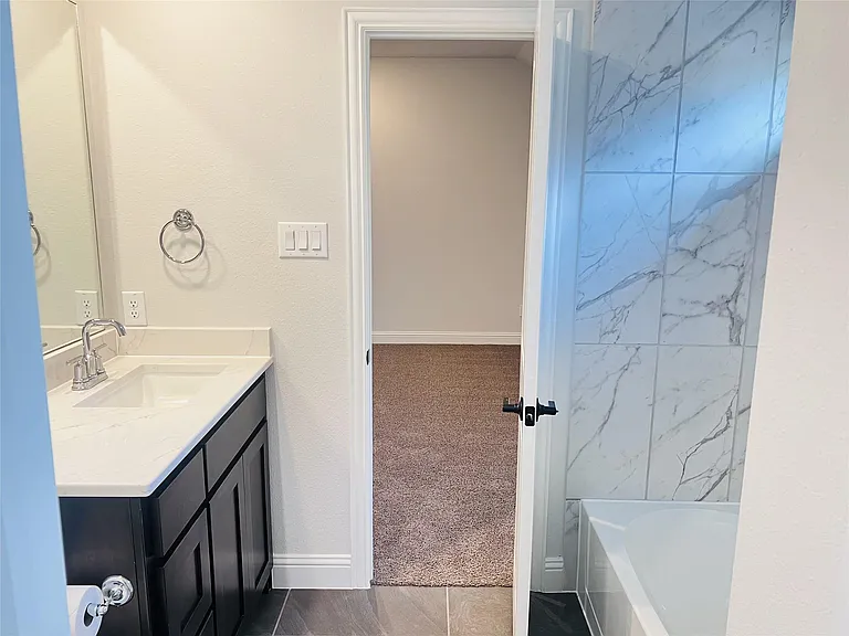 6825 Entwistle Rd — Photo 23