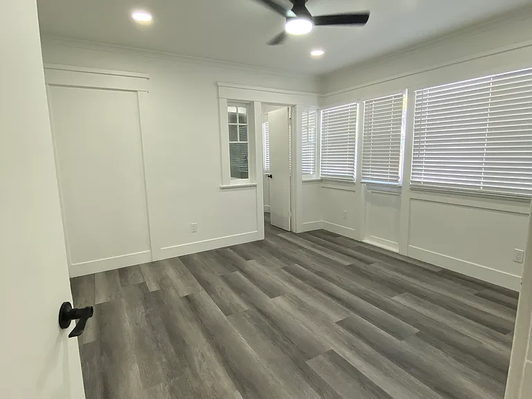 301 E Franklin Ave — Photo 19