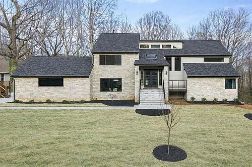 250 Bruton Way Photo 1