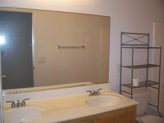 5th image of 520 N Vasconcellos Ave