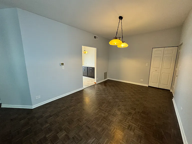 2430 N Southport Ave #2F — Photo 7
