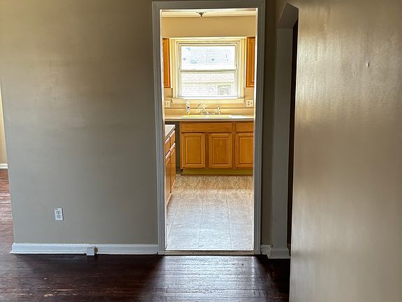 5th image of 1703 Michigan Blvd