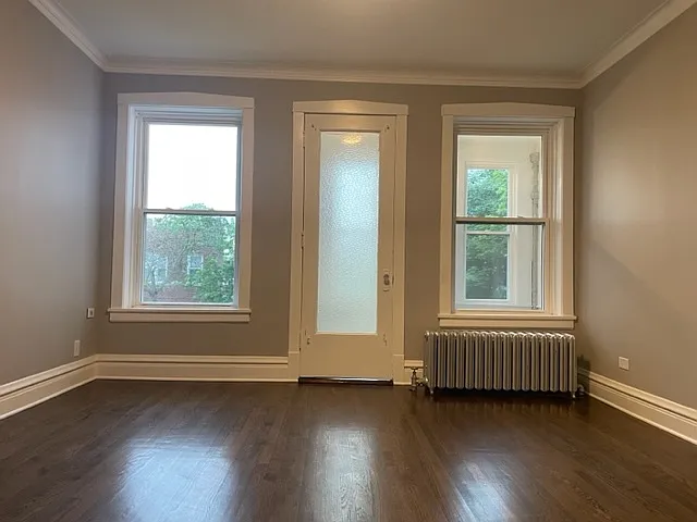 3 bed, 1000 sqft, $2,300 — Photo 3