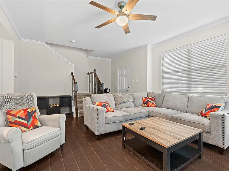 6900 Carrington Ln — Photo 15