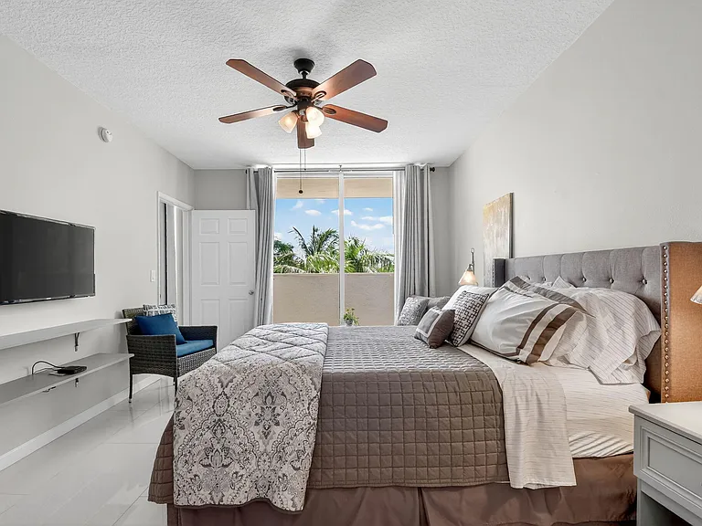 625 Casa Loma Blvd #306 — Photo 23
