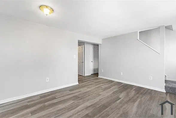 3 bed, 1275 sqft, $2,100 — Photo 2
