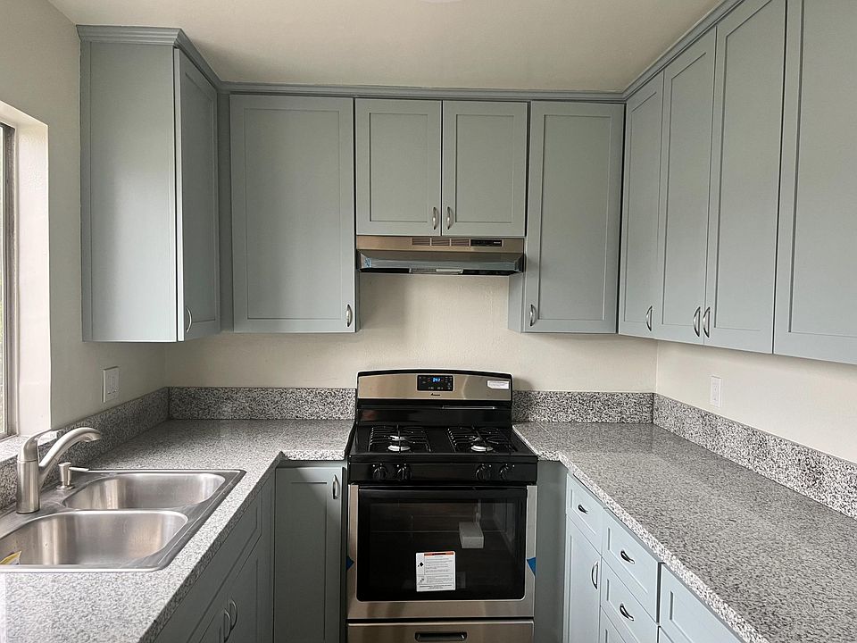 1st image of 1027 San Andres St #5