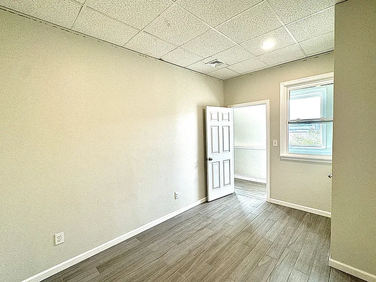 28 Main St #2 — Photo 8