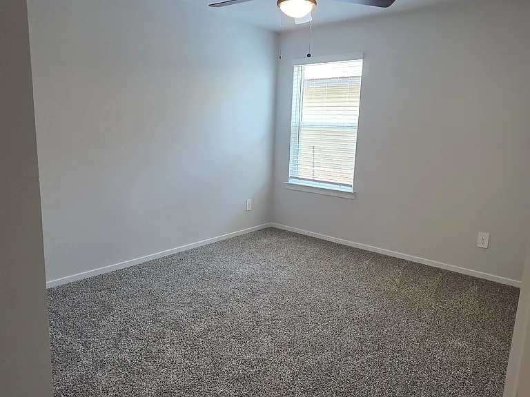 305 Randall Pl — Photo 11
