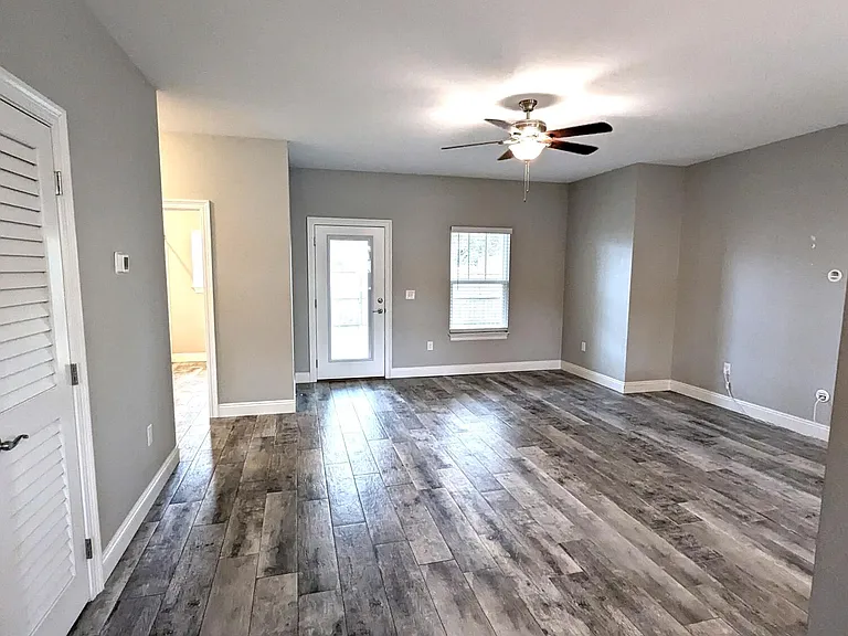 2164 Wind Trace Rd N — Photo 2