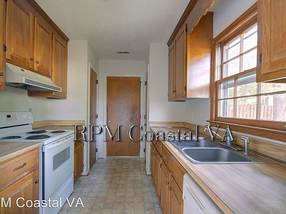 3rd image of 2 Sanlun Lakes Dr