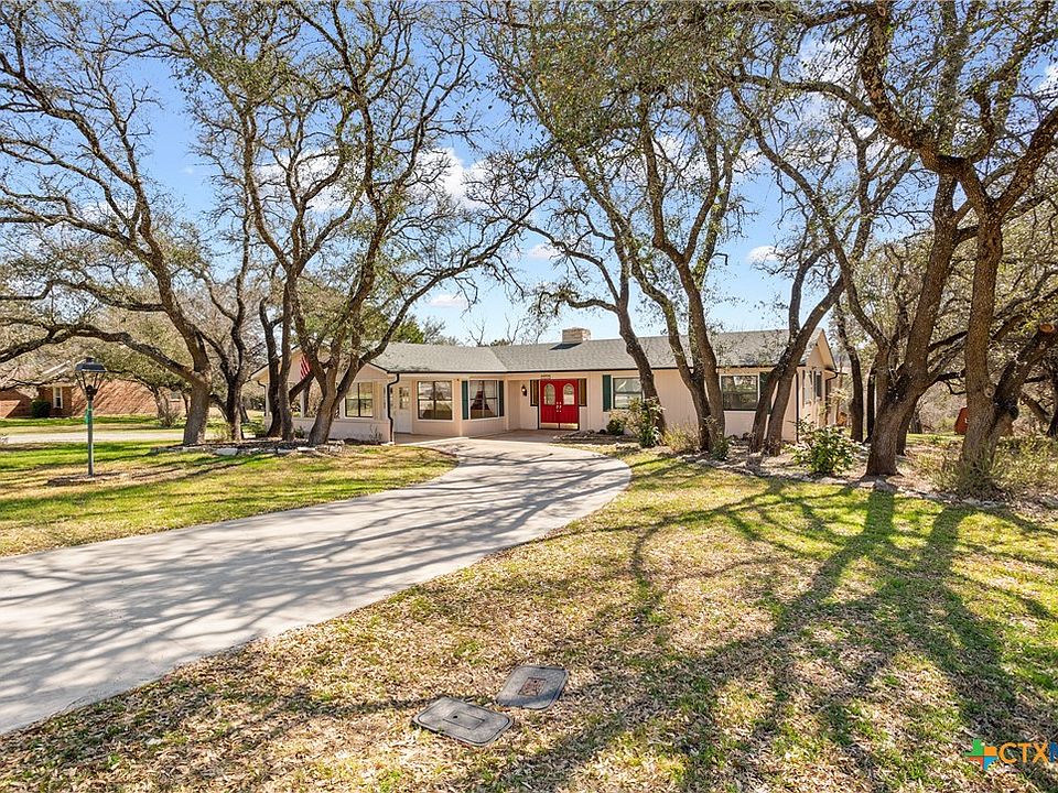 1st image of 2003 Valley Oaks Dr