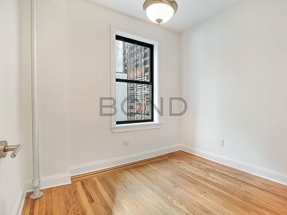 5th image of 245 W 51st St #703