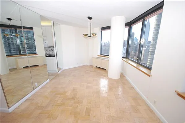 Sold by Luxury Habitat | media 1