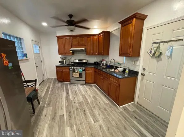 813 Federal St, Philadelphia, PA 19147