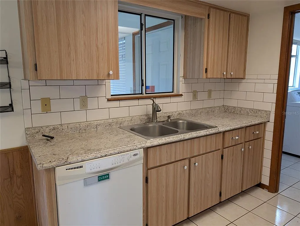 2 bed, 2.0 bath, 990 sqft, $1,500 — Photo 3