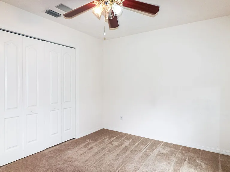 6202 NW 36th Dr — Photo 11